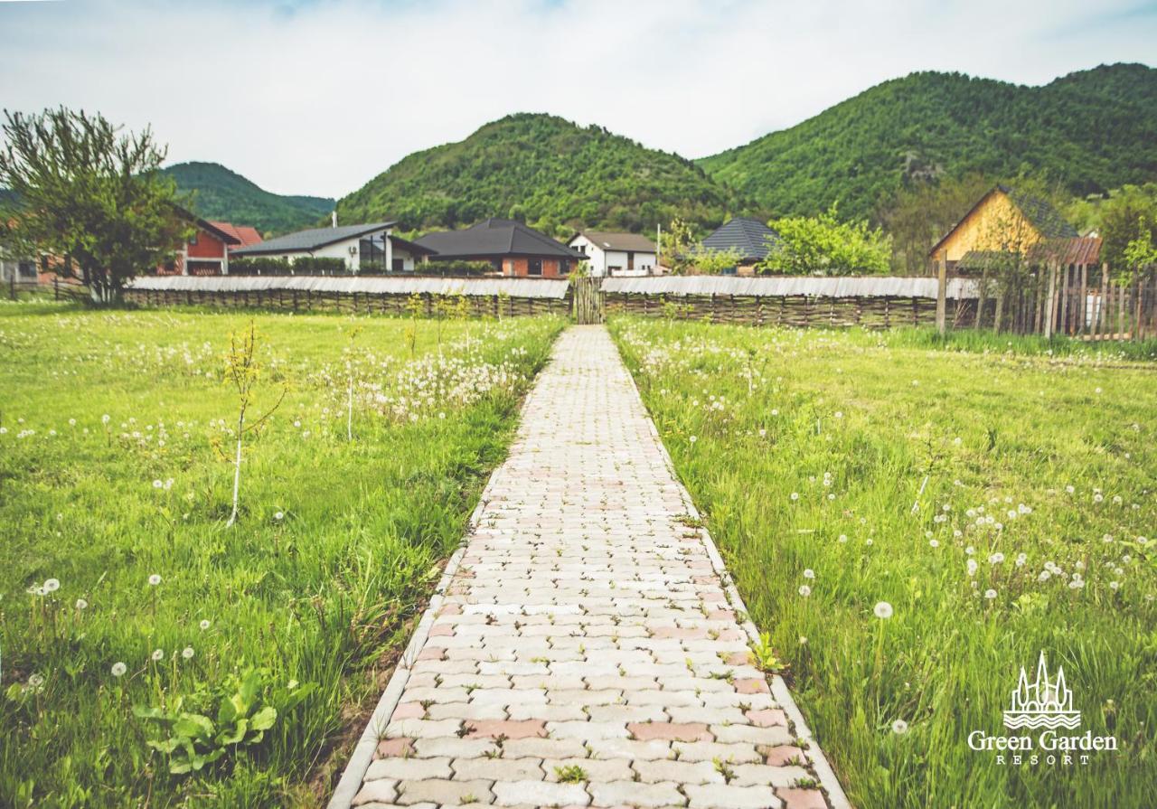 Green Garden Resort Cicirlau Bagian luar foto